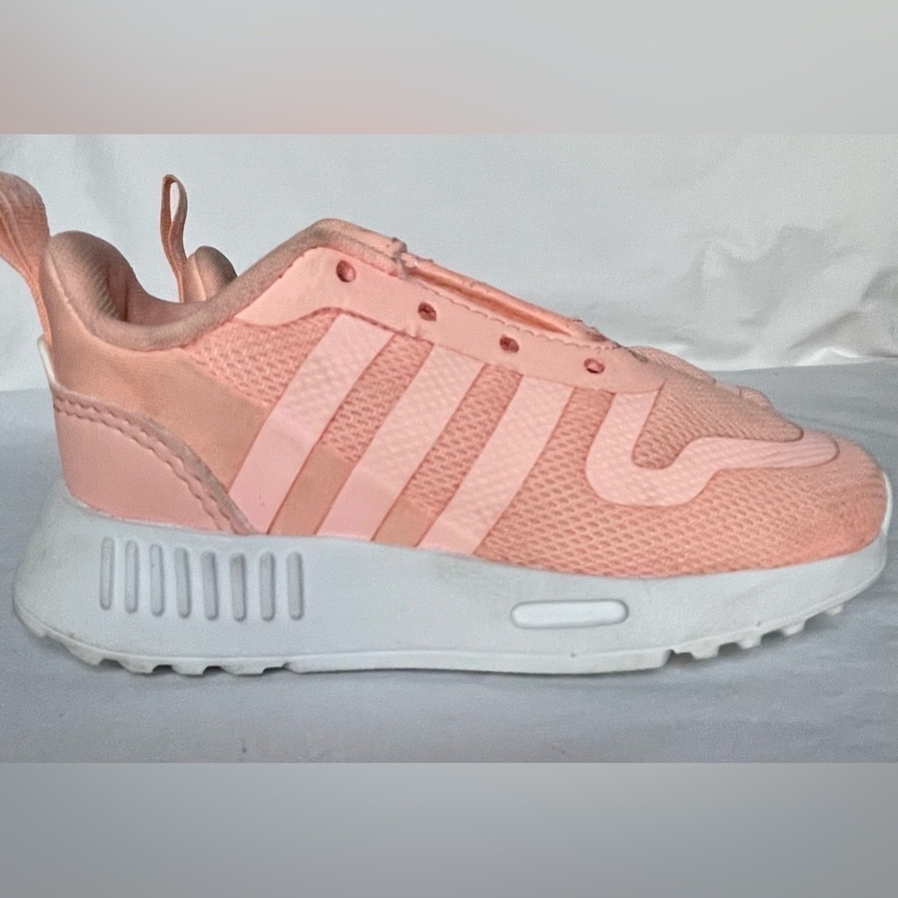 Girls Adidas size 6K